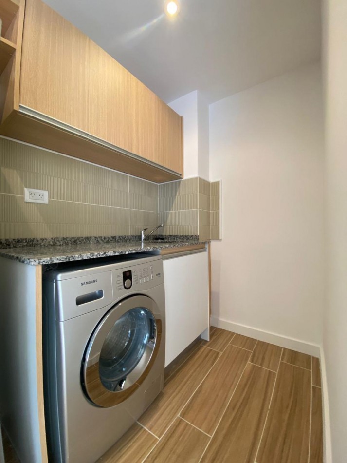 IMPERDIBLE DEPTO 3 AMB AL FTE BALCON Y COCHERA RECICLADO CENTRO