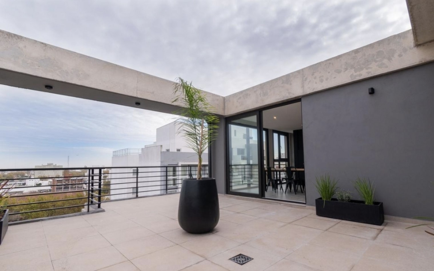 IMPERDIBLE!!! BONJO 7 DEPTO 2 AMB PREMIUM C BALCON TERRAZA Y COCHERA PLAZA MITRE