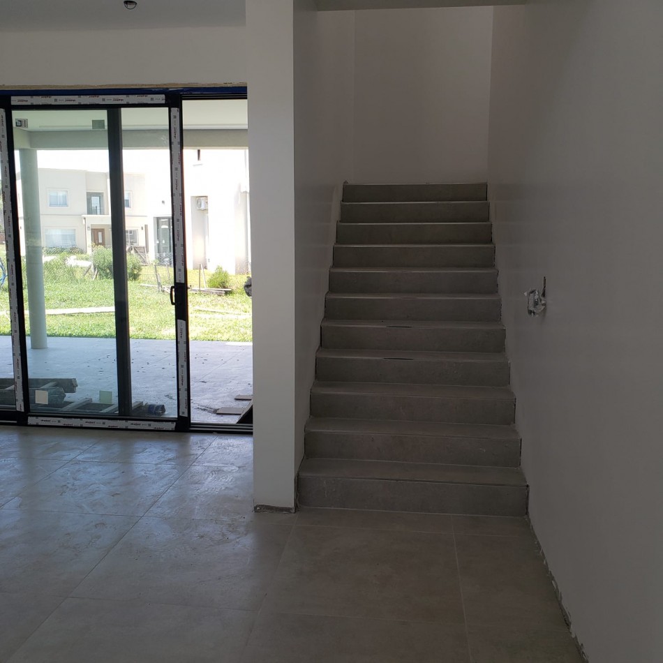 A ESTRENAR! CASA 4 AMBIENTES RUMENCO JOVEN