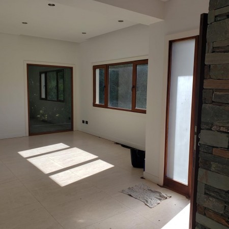 IMPECABLE CASA 4 AMBIENTES EN ALQUILER 24 MESES BARRIO RUMENCO LOS TILOS