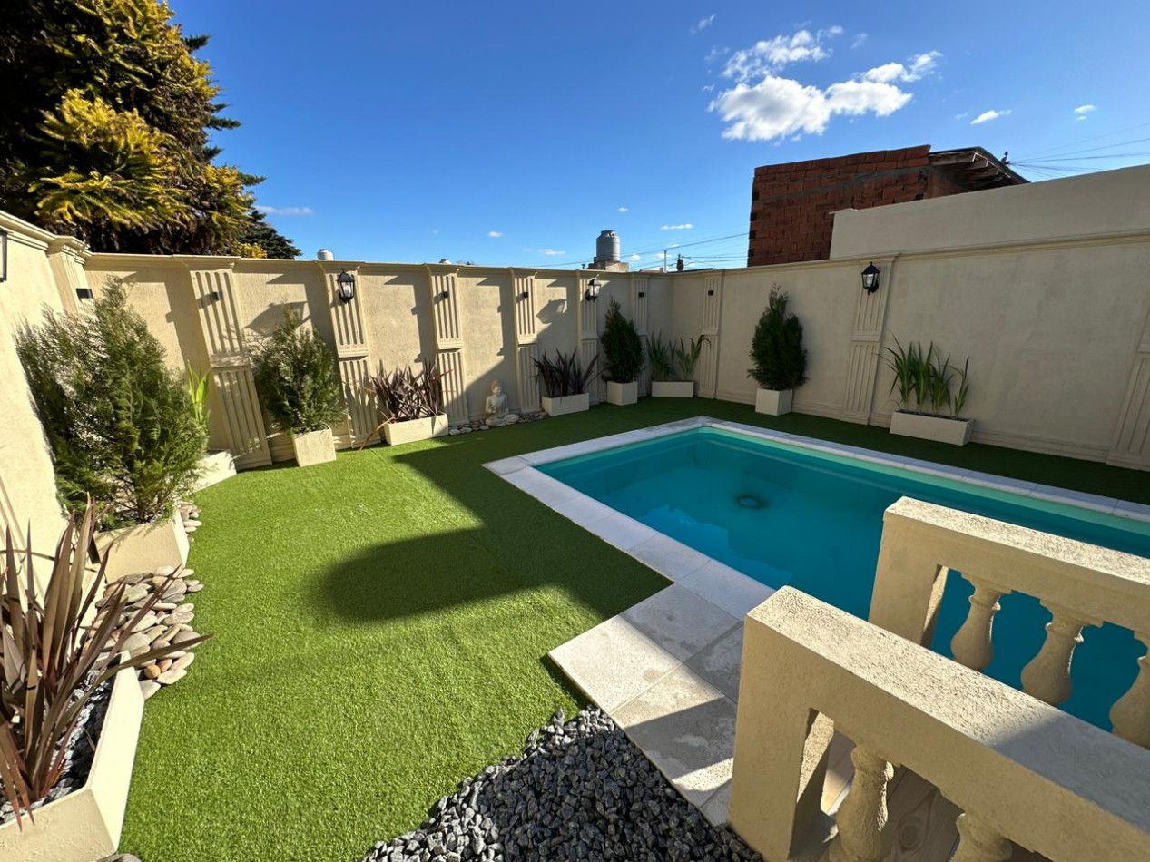 MODERNA CASA EN PH 3 AMB C PARQUE PISCINA Y DOBLE COCHERA