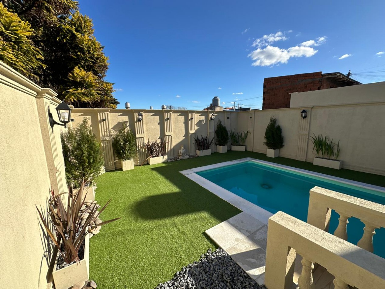 MODERNA CASA EN PH 3 AMB C PARQUE PISCINA Y DOBLE COCHERA