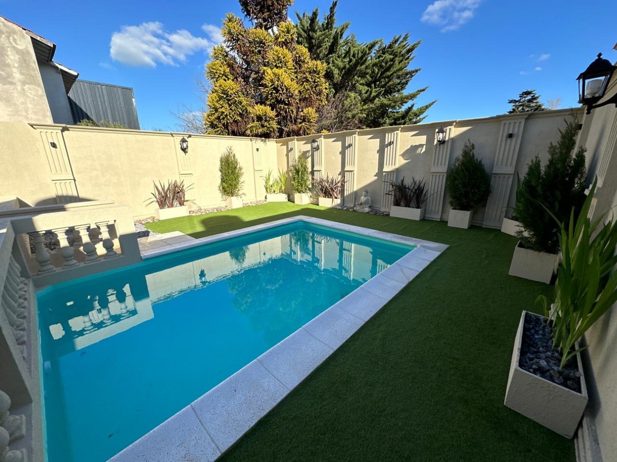 MODERNA CASA EN PH 3 AMB C PARQUE PISCINA Y DOBLE COCHERA