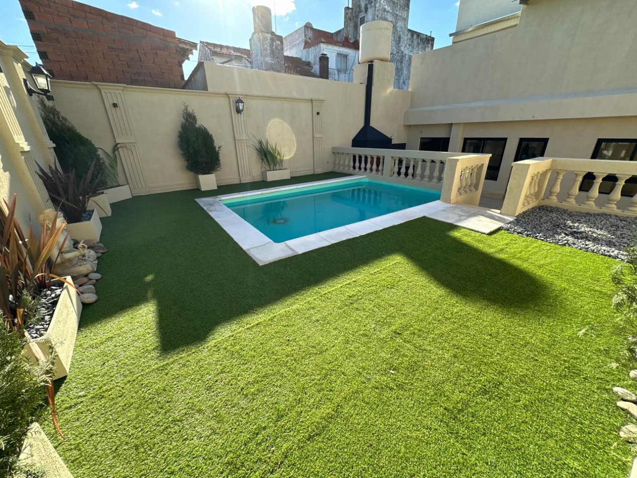 MODERNA CASA EN PH 3 AMB C PARQUE PISCINA Y DOBLE COCHERA