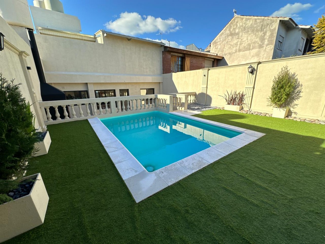 MODERNA CASA EN PH 3 AMB C PARQUE PISCINA Y DOBLE COCHERA