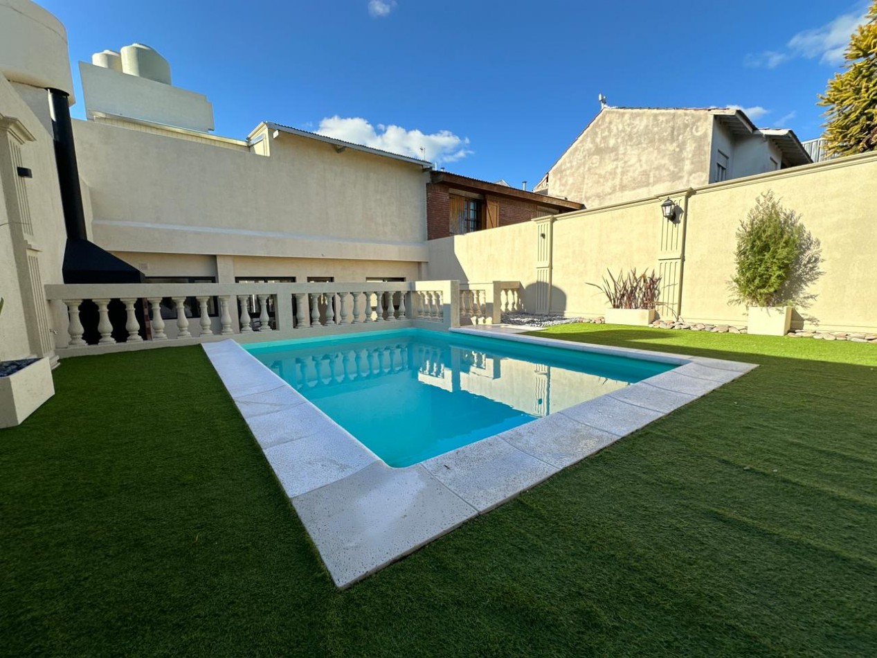 MODERNA CASA EN PH 3 AMB C PARQUE PISCINA Y DOBLE COCHERA