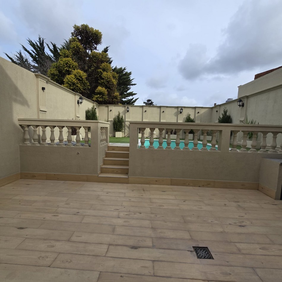 MODERNA CASA EN PH 3 AMB C PARQUE PISCINA Y DOBLE COCHERA