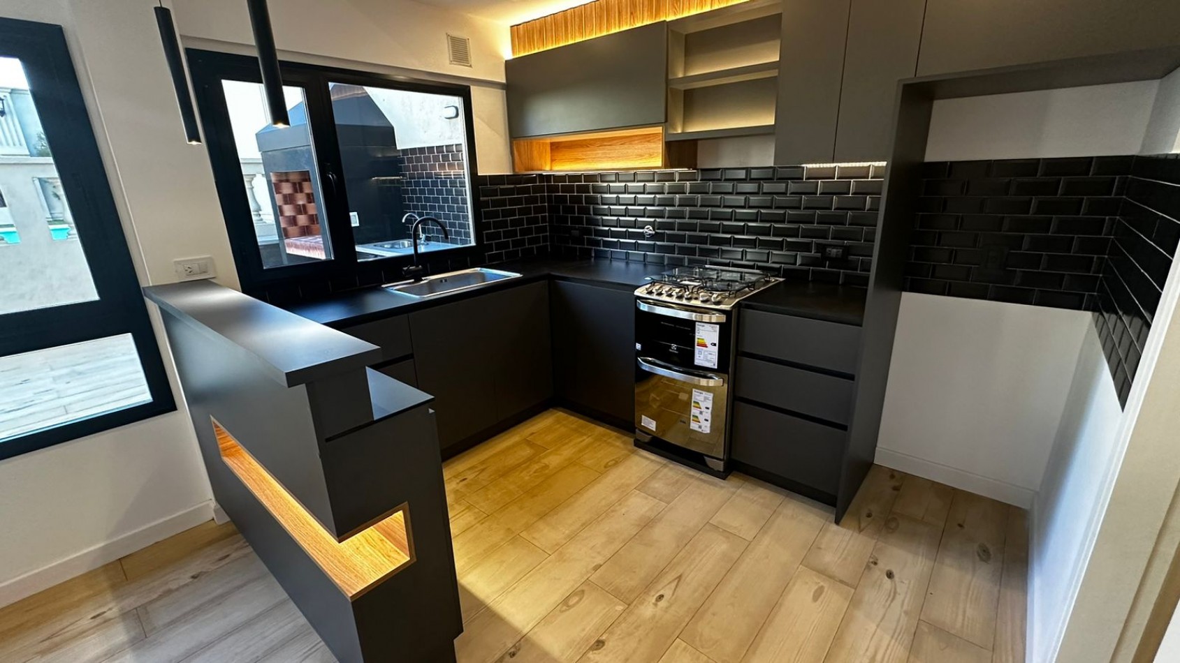 MODERNA CASA EN PH 3 AMB C PARQUE PISCINA Y DOBLE COCHERA
