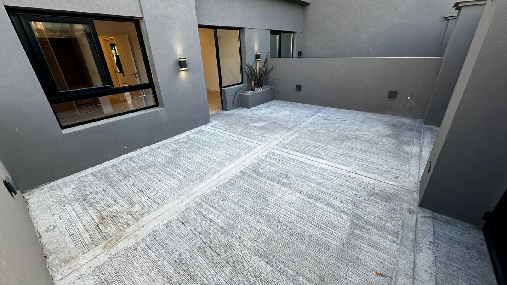 MODERNA CASA EN PH 3 AMB C PARQUE PISCINA Y DOBLE COCHERA