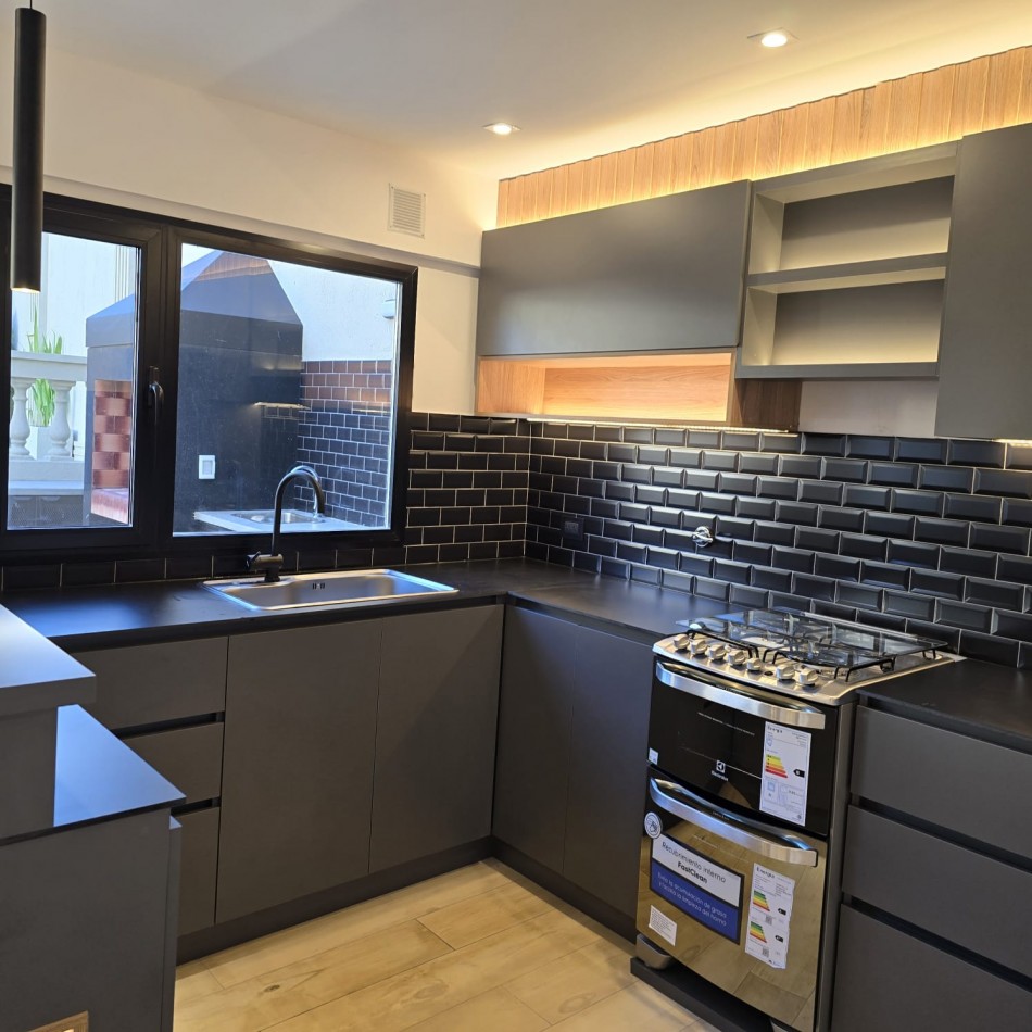 MODERNA CASA EN PH 3 AMB C PARQUE PISCINA Y DOBLE COCHERA