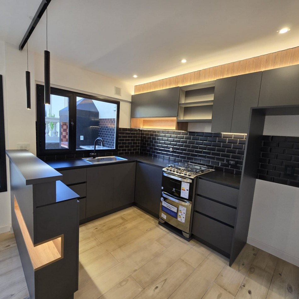 MODERNA CASA EN PH 3 AMB C PARQUE PISCINA Y DOBLE COCHERA