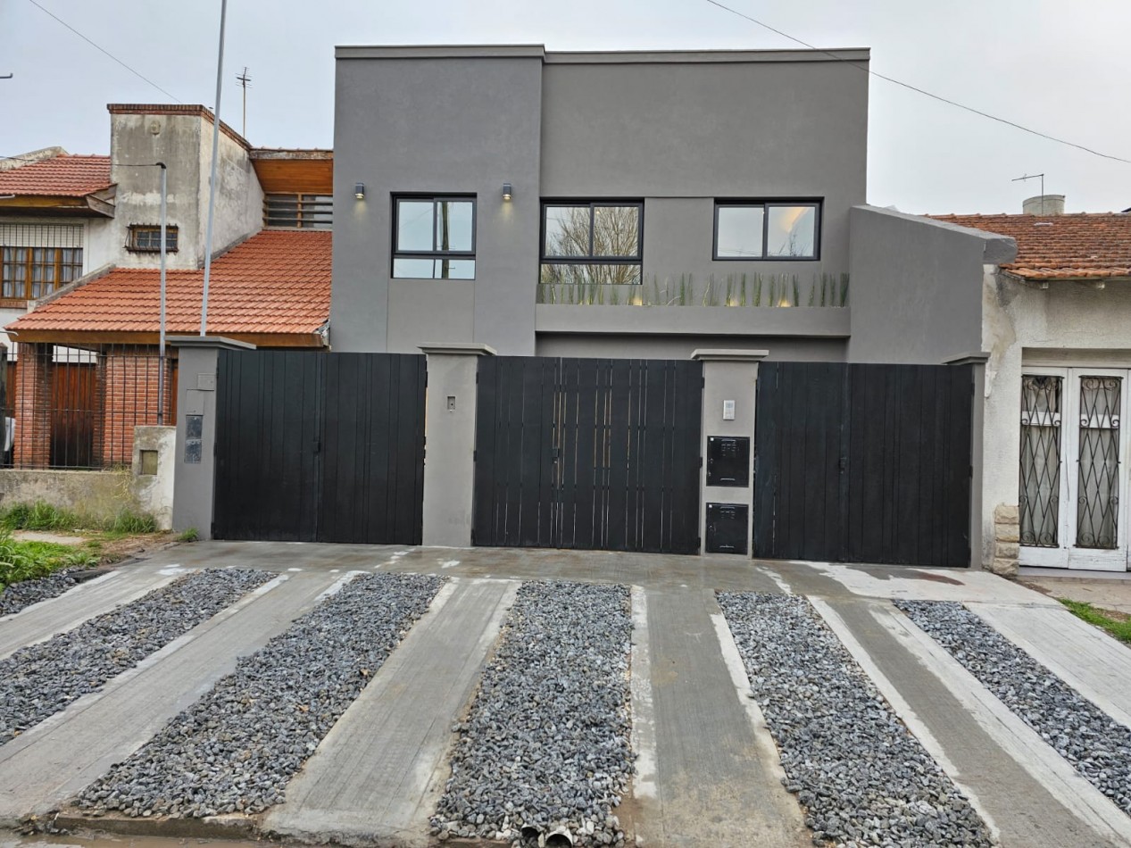 MODERNA CASA EN PH 3 AMB C PARQUE PISCINA Y DOBLE COCHERA