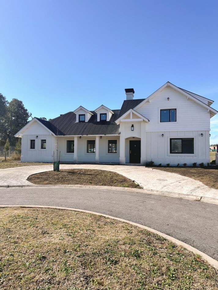 CASA 4 AMB C PLAYROOM Y PISCINA EN ALQUILER ARENAS CHICO
