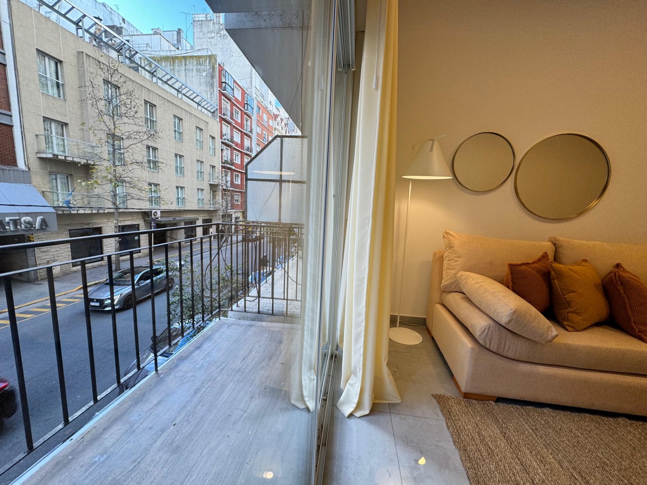 DEPTO 2 AMB C BALCON SALIENTE Y PATIO RECICLADO Y AMOBLADO CENTRO