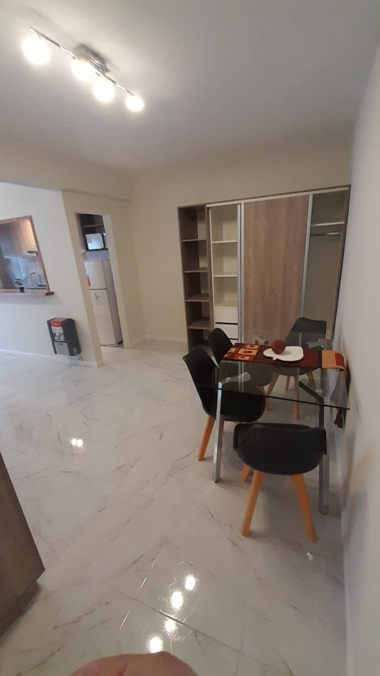 DEPTO 2 AMB EXTERNO CON BALCON RECICLADO CENTRO