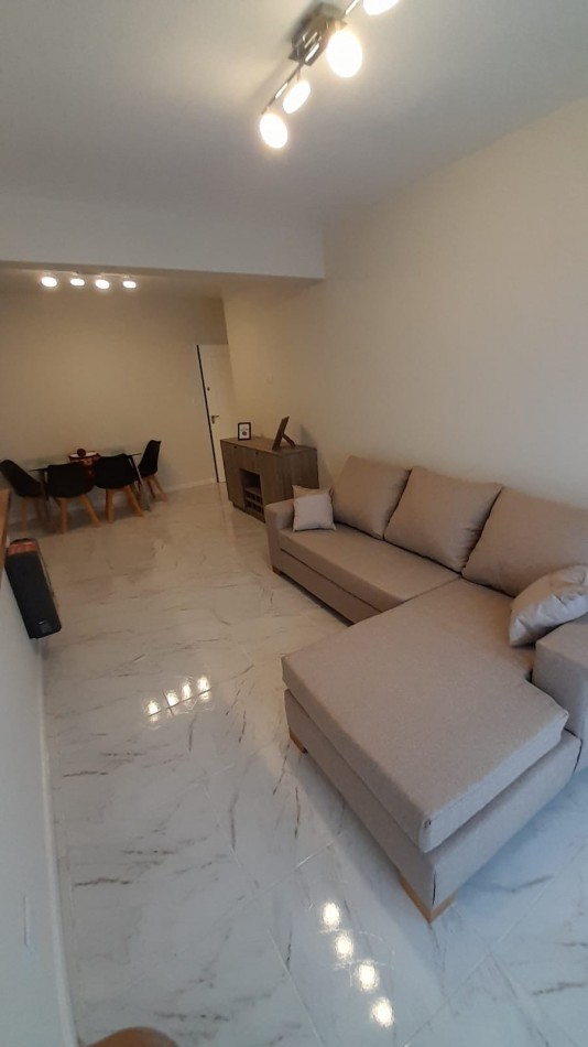 DEPTO 2 AMB EXTERNO CON BALCON RECICLADO CENTRO