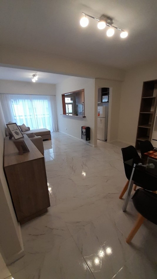 DEPTO 2 AMB EXTERNO CON BALCON RECICLADO CENTRO