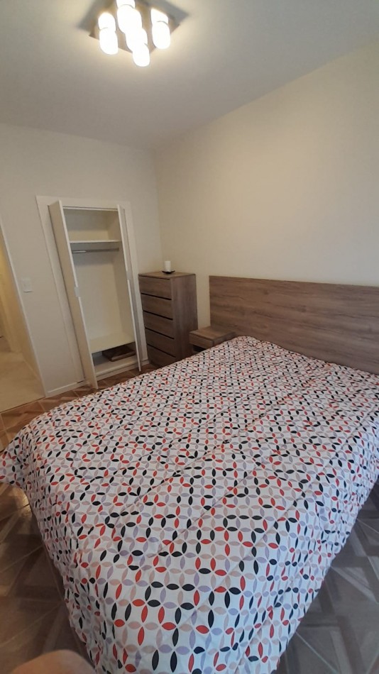 DEPTO 2 AMB EXTERNO CON BALCON RECICLADO CENTRO