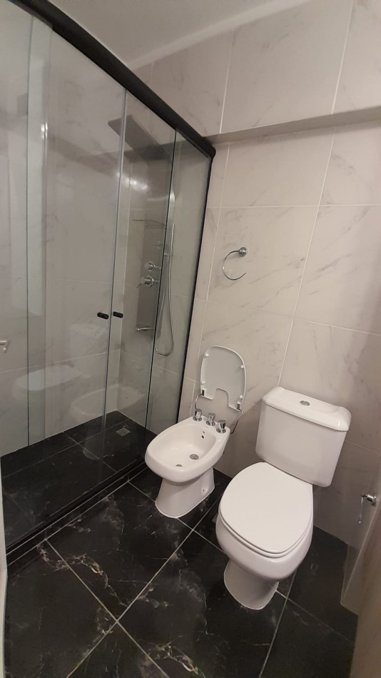 DEPTO 2 AMB EXTERNO CON BALCON RECICLADO CENTRO
