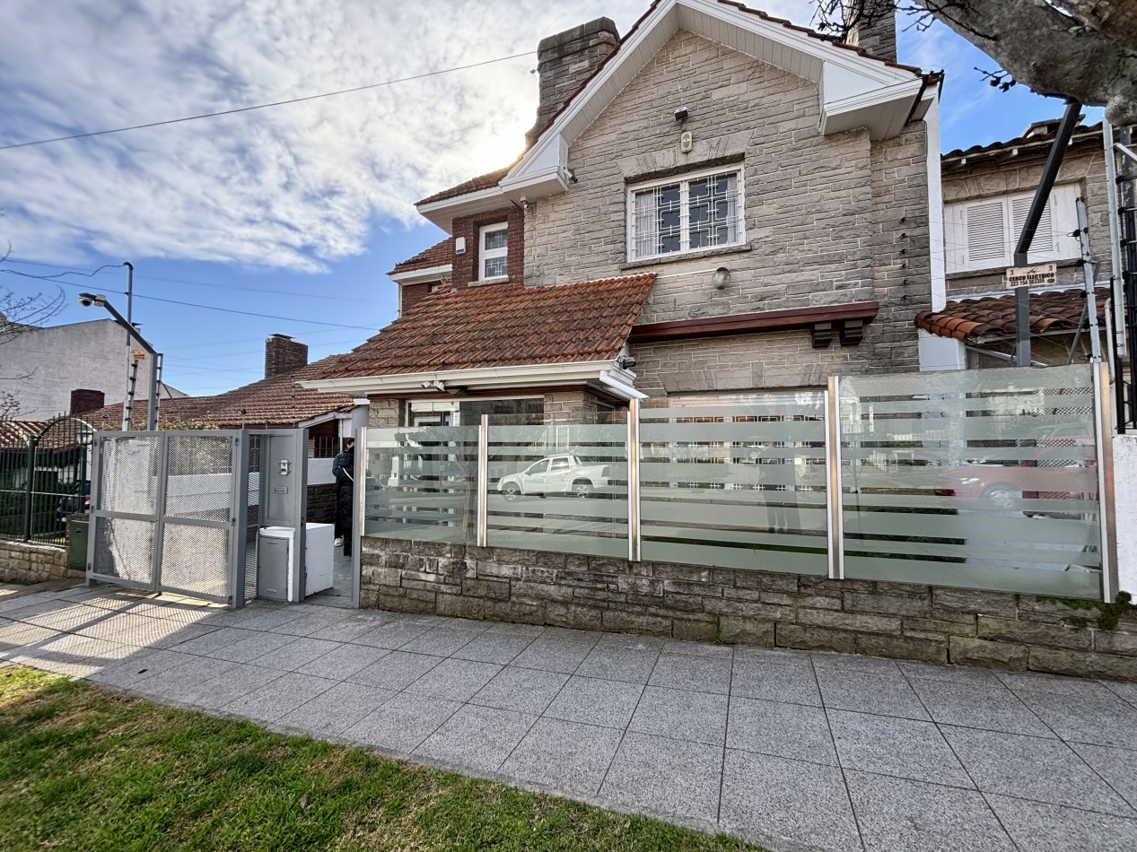 IMPORTANTE CHALET DE ESTILO C PARQUE CHAUVIN RESIDENCIAL