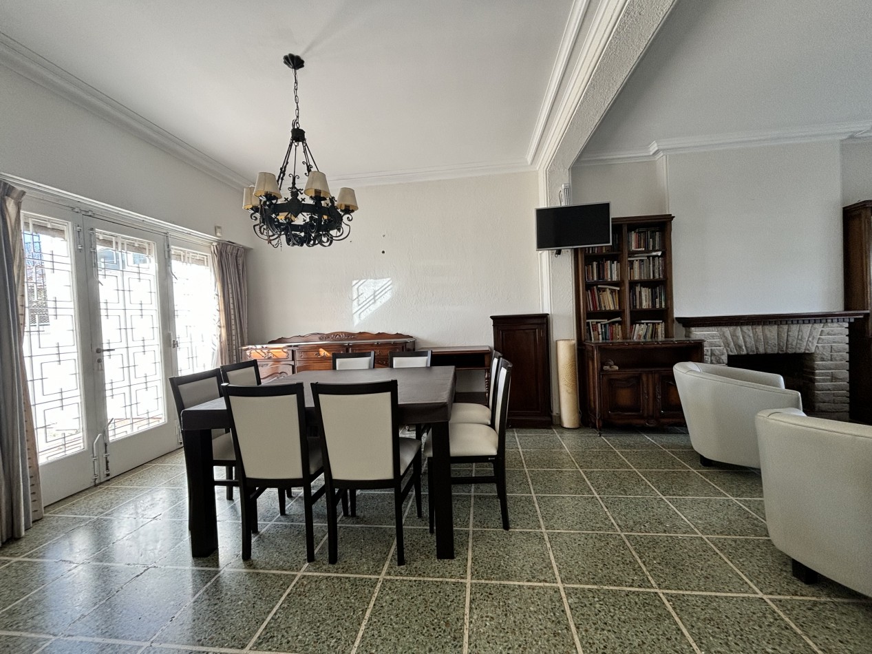 IMPORTANTE CHALET DE ESTILO C PARQUE CHAUVIN RESIDENCIAL