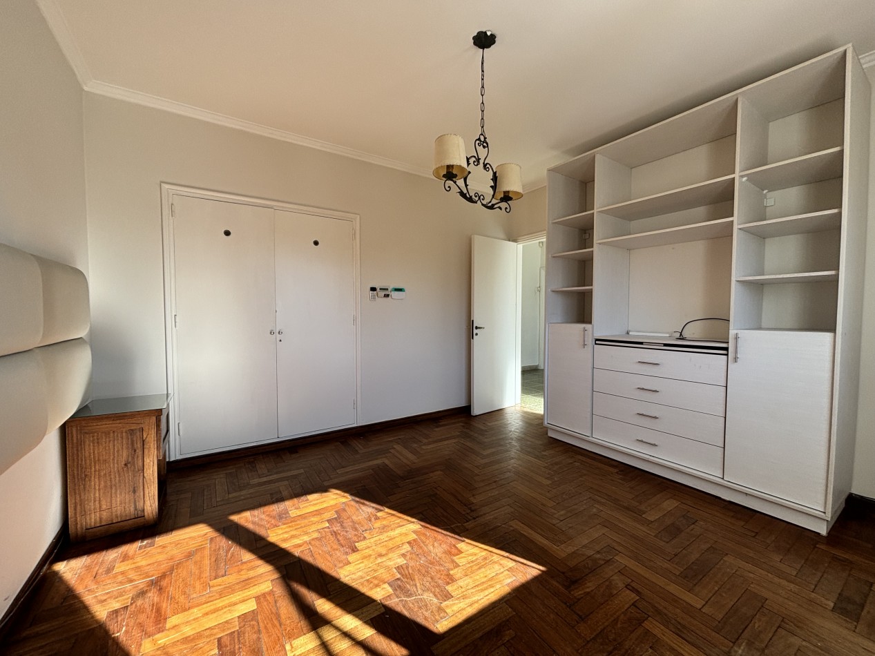 IMPORTANTE CHALET DE ESTILO C PARQUE CHAUVIN RESIDENCIAL