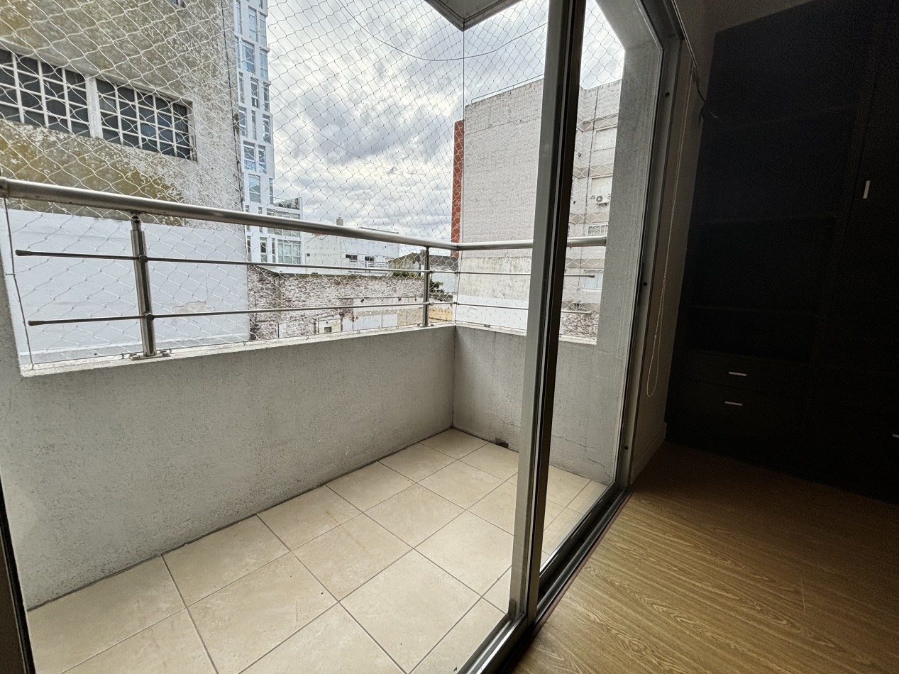 ()OPORTUNIDAD!! LINEHOUSE SEMIPISO 3 AMB CON PATIO PLAZA MITRE