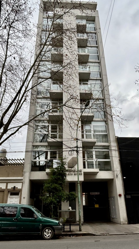 ()OPORTUNIDAD!! LINEHOUSE SEMIPISO 3 AMB CON PATIO PLAZA MITRE