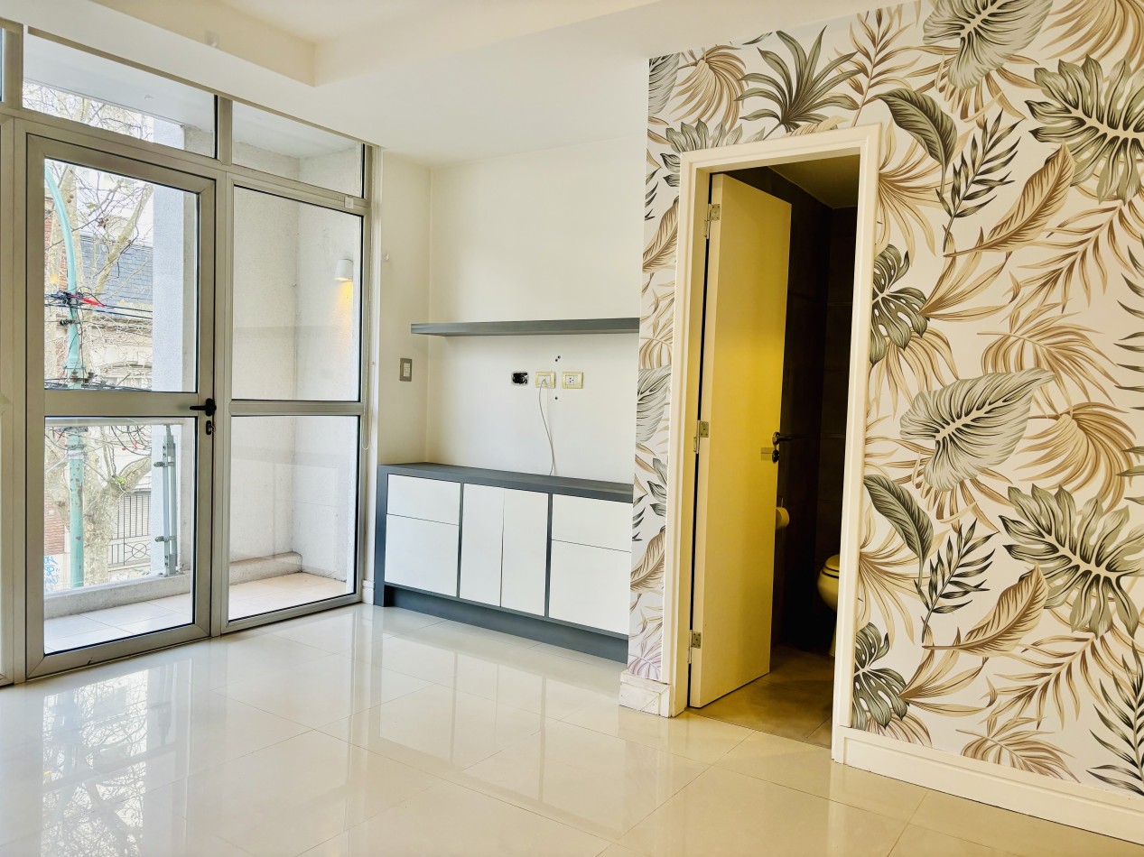 ()OPORTUNIDAD!! LINEHOUSE SEMIPISO 3 AMB CON PATIO PLAZA MITRE