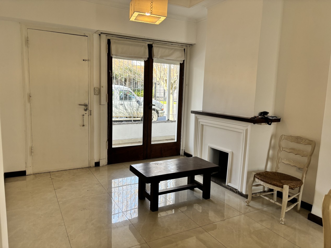 IDEAL USO COMERCIAL!! CHALET 4 AMBIENTES CON 2 DTOS DE 2 Y 3 AMBIENTES VENTA EN BLOCK CHAUVIN