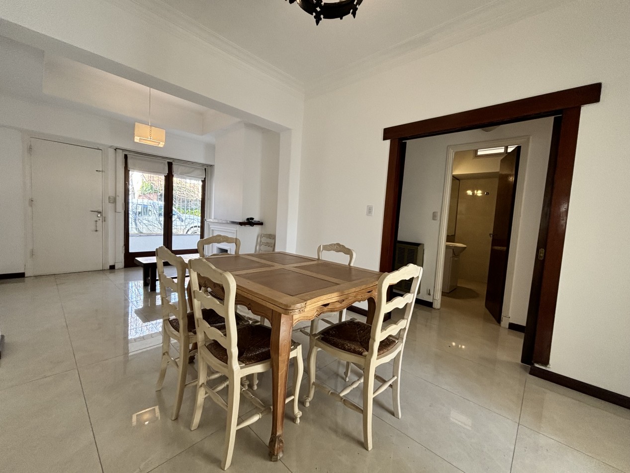 IDEAL USO COMERCIAL!! CHALET 4 AMBIENTES CON 2 DTOS DE 2 Y 3 AMBIENTES VENTA EN BLOCK CHAUVIN