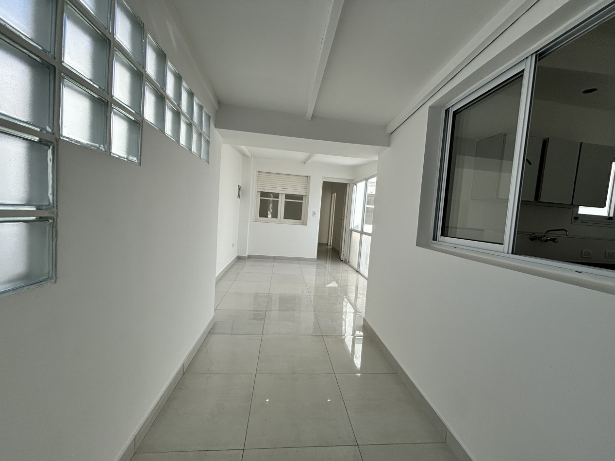 IDEAL USO COMERCIAL!! CHALET 4 AMBIENTES CON 2 DTOS DE 2 Y 3 AMBIENTES VENTA EN BLOCK CHAUVIN