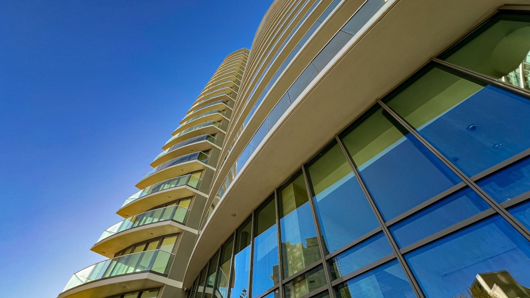 MARAL EXPLANADA!!! VISTA PANORAMICA AL MAR. DEPTO 3 AMB FULL AMENITIES PLAYA CHICA
