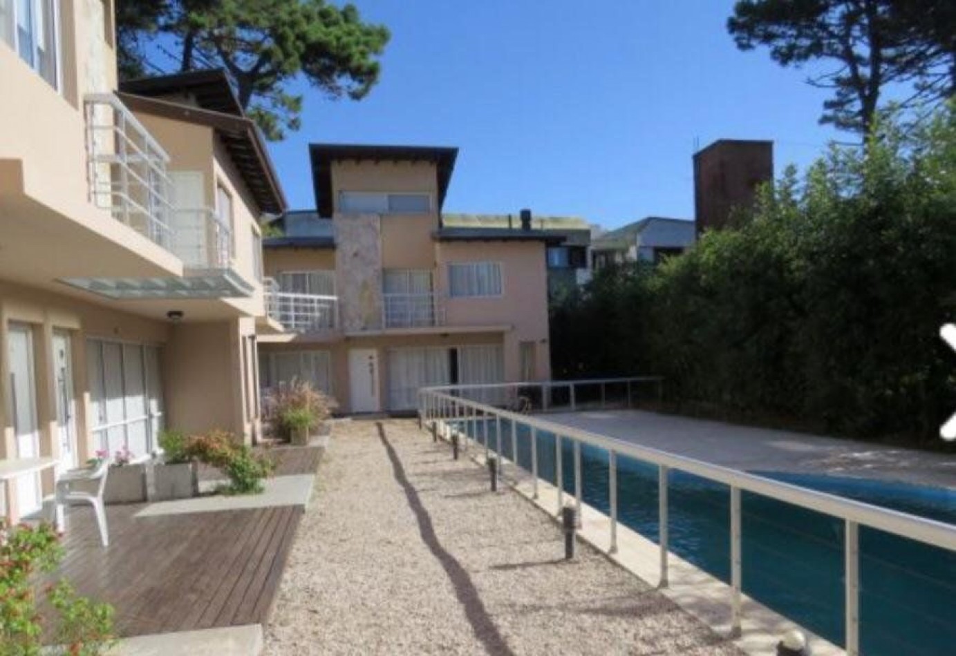 ESPECTACULAR!!! TRIPLEX 4 AMB C PISCINA PINAMAR