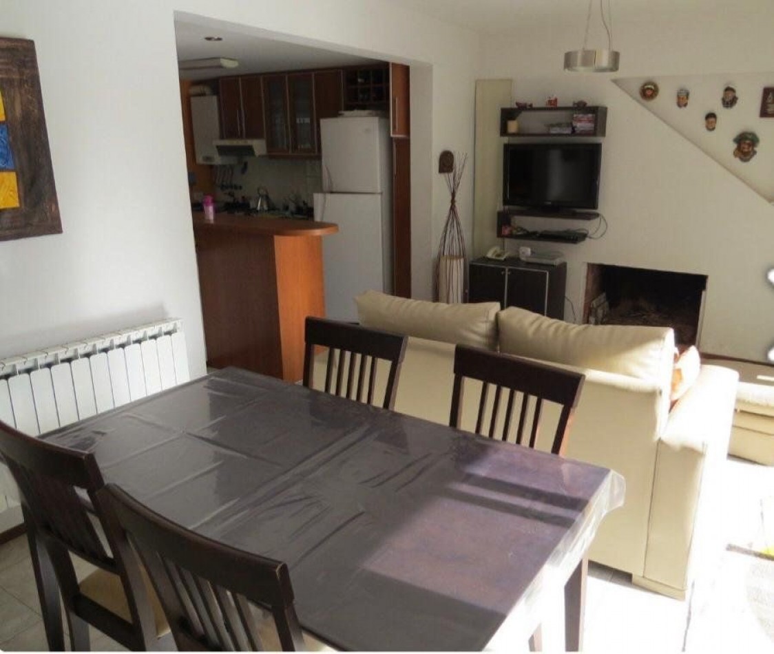 ESPECTACULAR!!! TRIPLEX 4 AMB C PISCINA PINAMAR