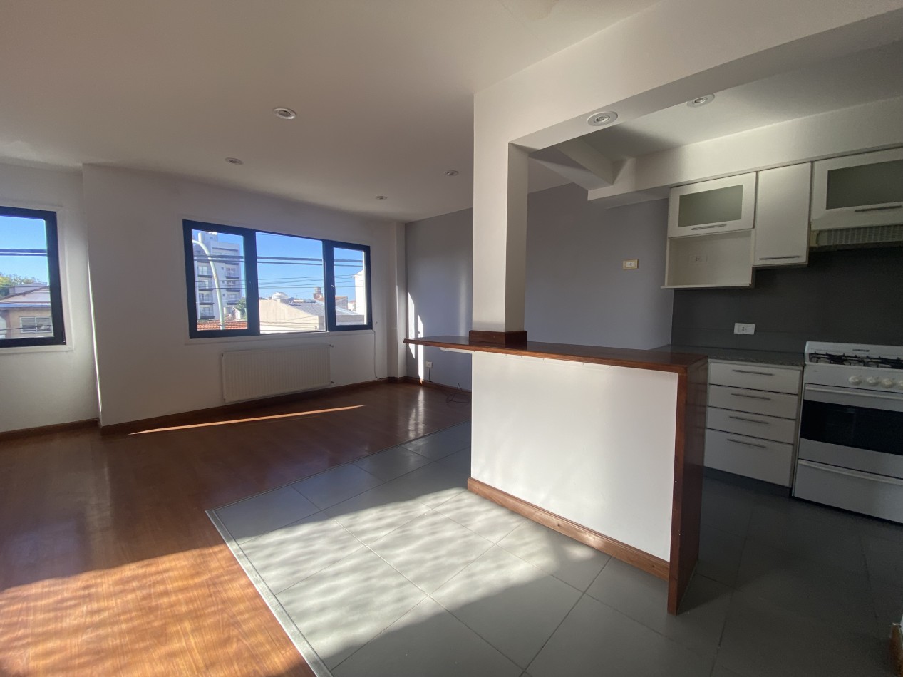 MODERNO!!! DUPLEX 3 AMBIENTES CON COCHERA APTO CREDITO CHAUVIN