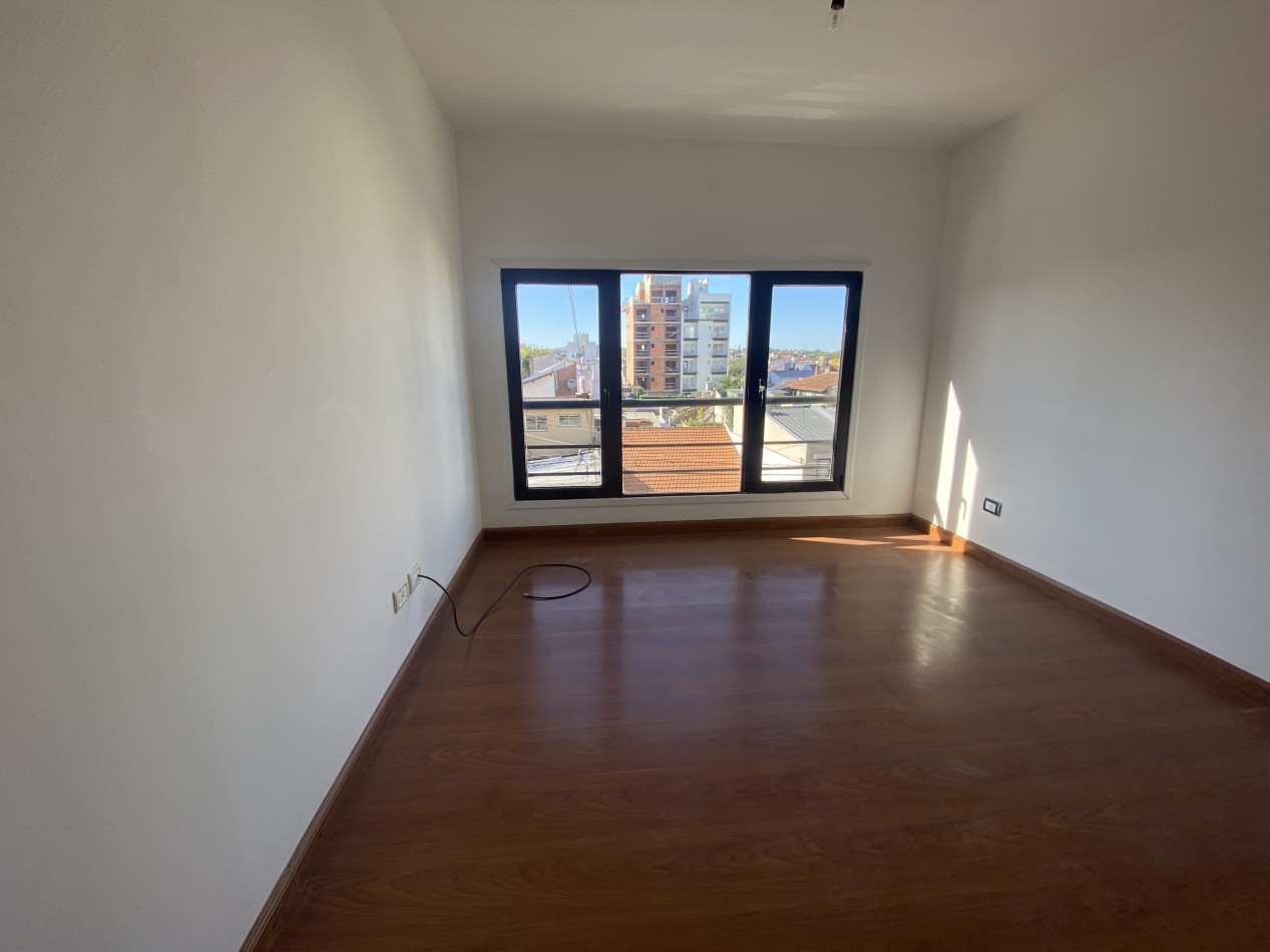 MODERNO!!! DUPLEX 3 AMBIENTES CON COCHERA APTO CREDITO CHAUVIN