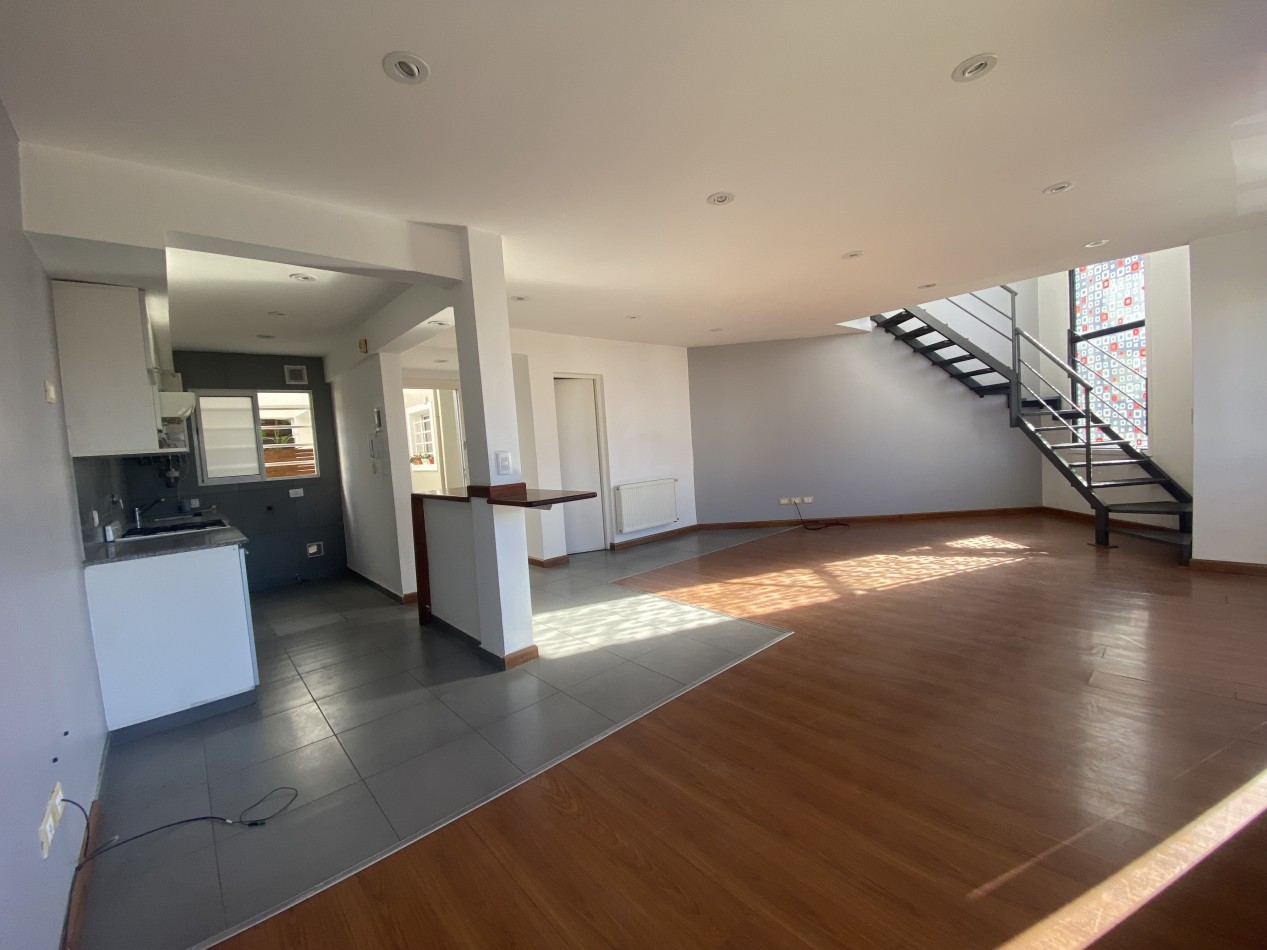 MODERNO!!! DUPLEX 3 AMBIENTES CON COCHERA APTO CREDITO CHAUVIN