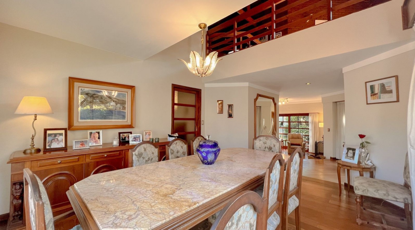 EXCELENTE CASA 6 AMB GUEMES RESIDENCIAL