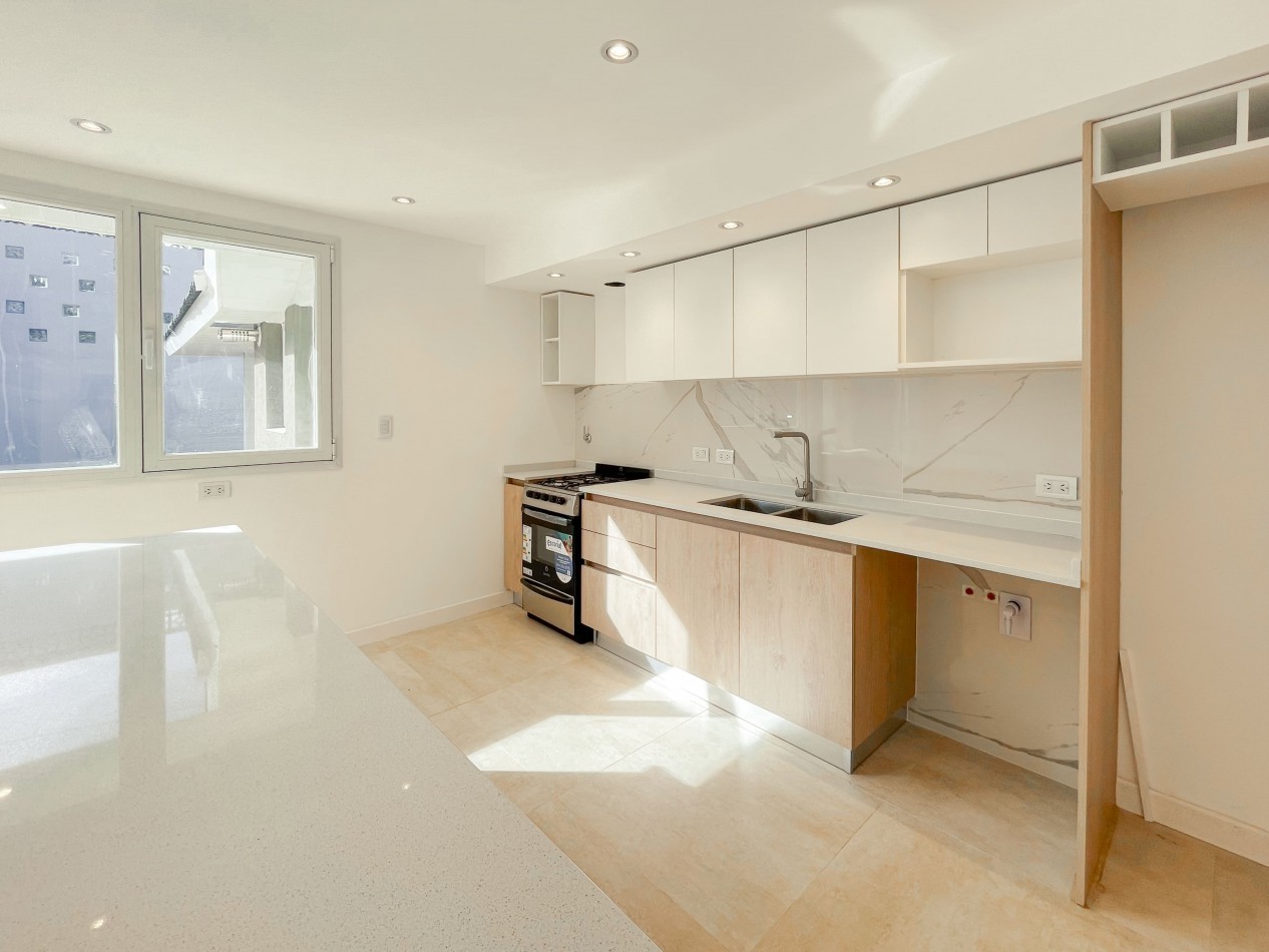-EXCELENTE CHALET 5 AMB RECICLADO A NUEVO PARQUE LURO
