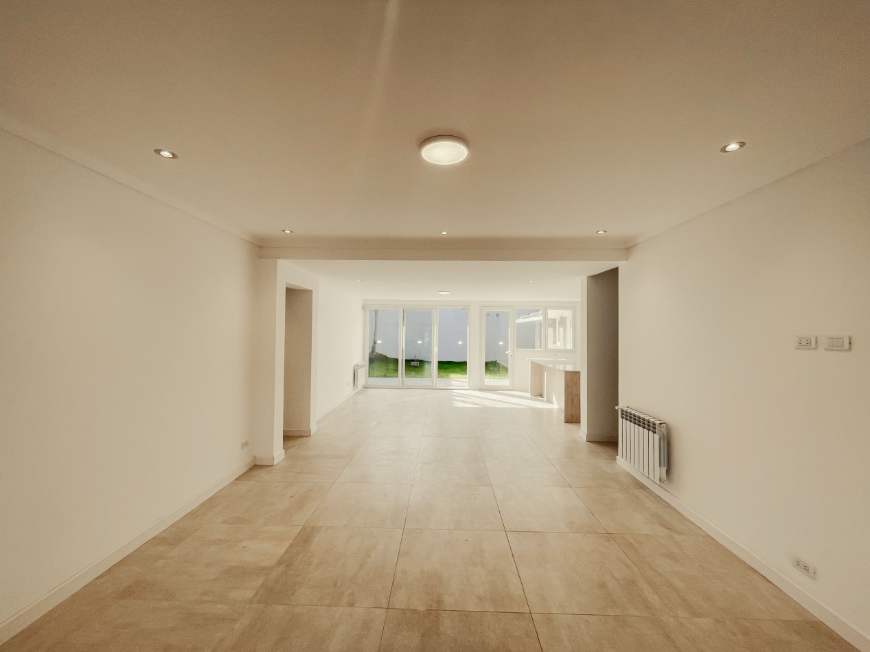 -EXCELENTE CHALET 5 AMB RECICLADO A NUEVO PARQUE LURO
