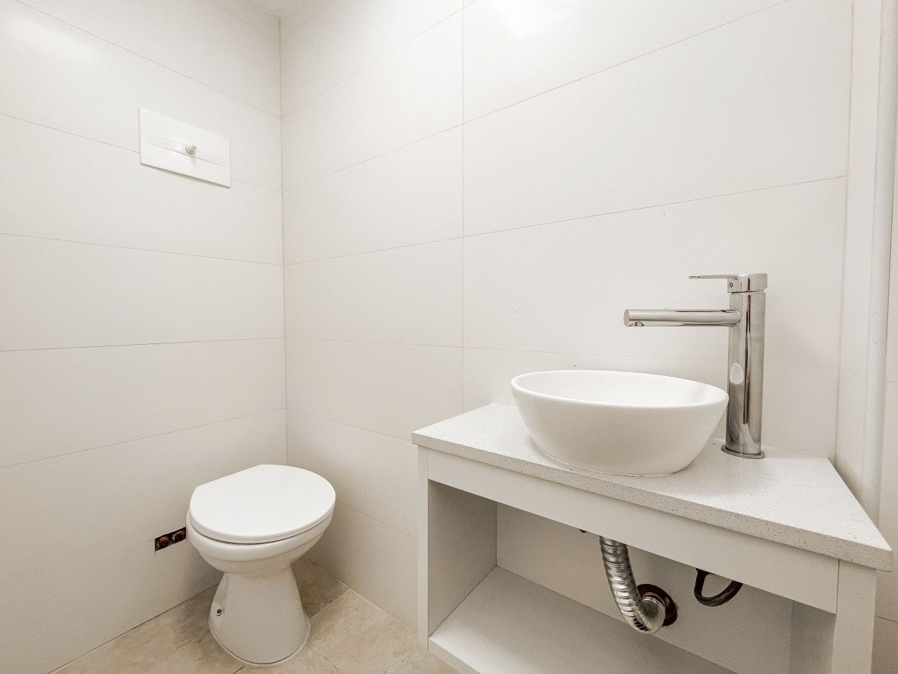 -EXCELENTE CHALET 5 AMB RECICLADO A NUEVO PARQUE LURO