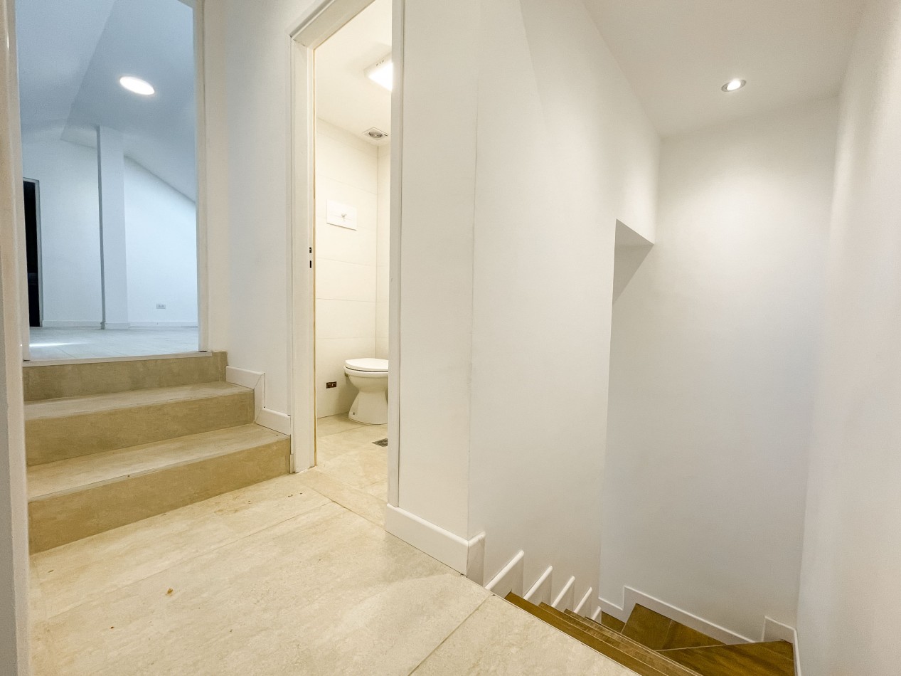 -EXCELENTE CHALET 5 AMB RECICLADO A NUEVO PARQUE LURO