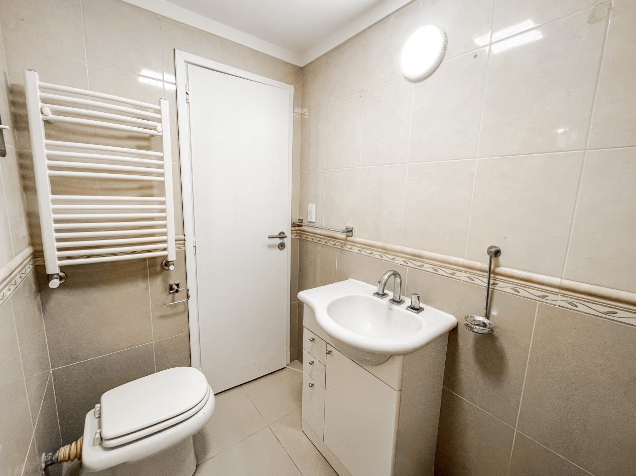 -EXCELENTE CHALET 5 AMB RECICLADO A NUEVO PARQUE LURO
