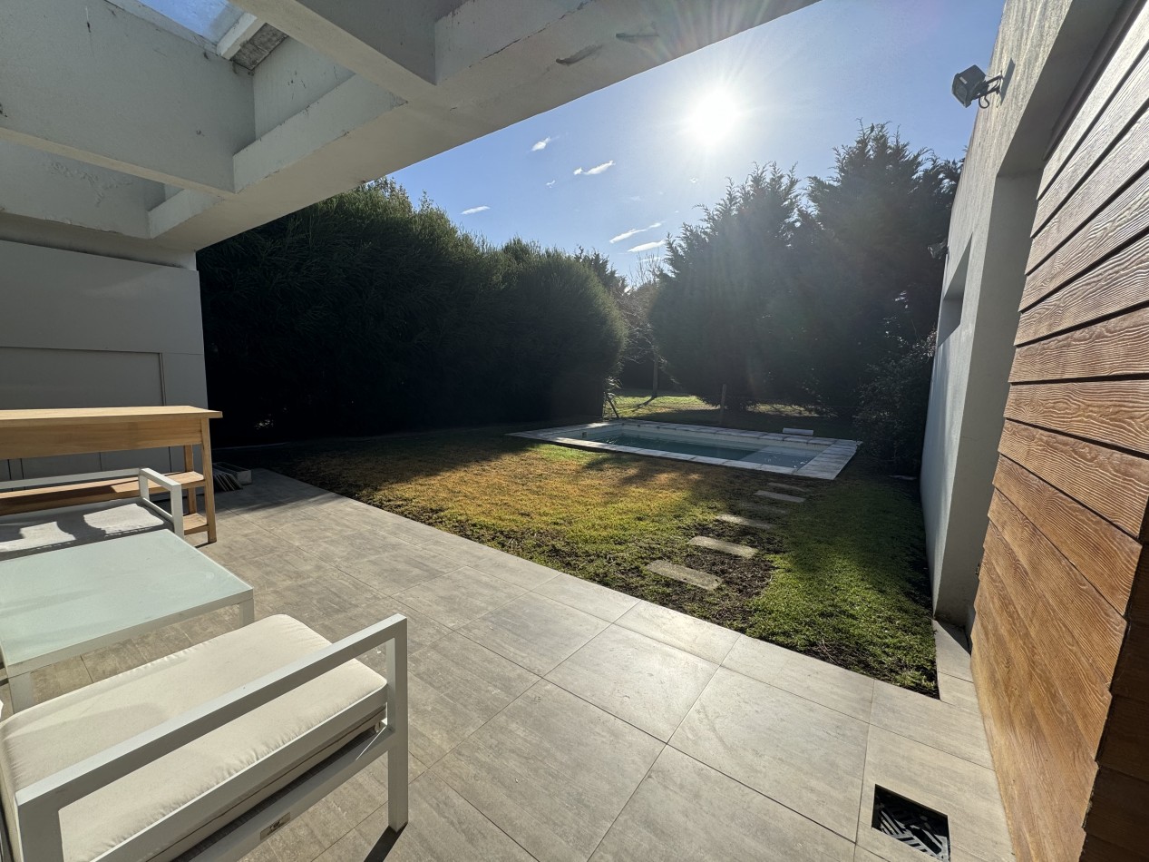 INCREIBLE!!! CASA 4 AMB CON PISCINA EN BARRIO PRIVADO RUMENCO