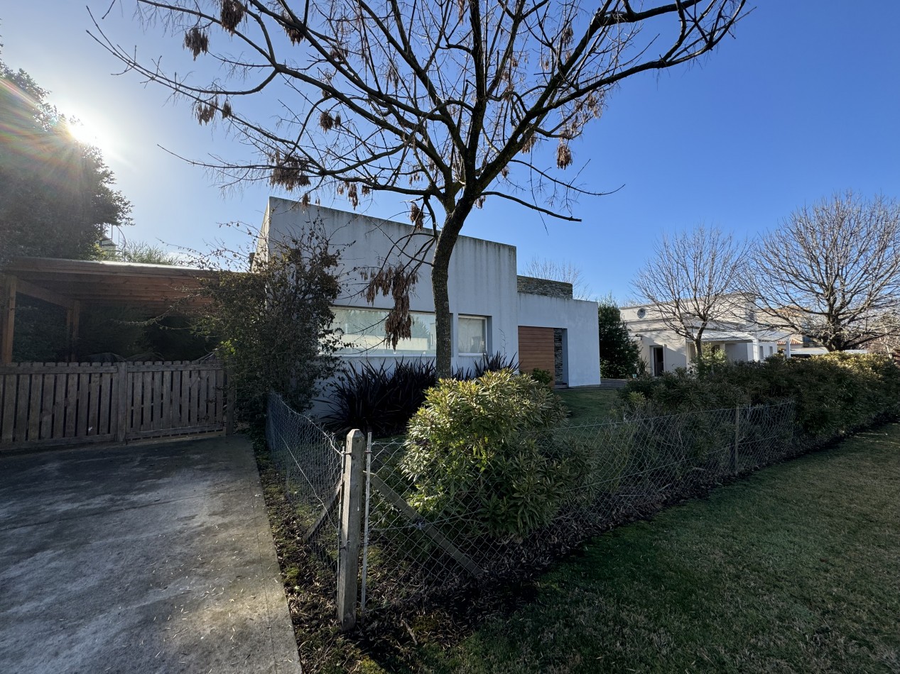 INCREIBLE!!! CASA 4 AMB CON PISCINA EN BARRIO PRIVADO RUMENCO