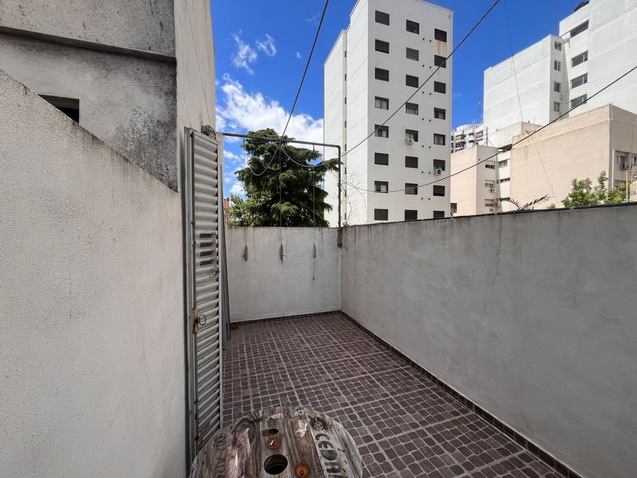 PERMUTA EN MDQ!!! PISO 4 AMBIENTES CON TERRAZA Y COCHERA EN CIUDAD DE LA PLATA