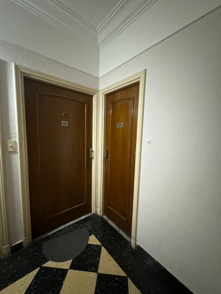INCREIBLE!!! SEMIPISO 4 AMB C DEPENDENCIA EDIFICIO "ARGEL" PLAZA COLON