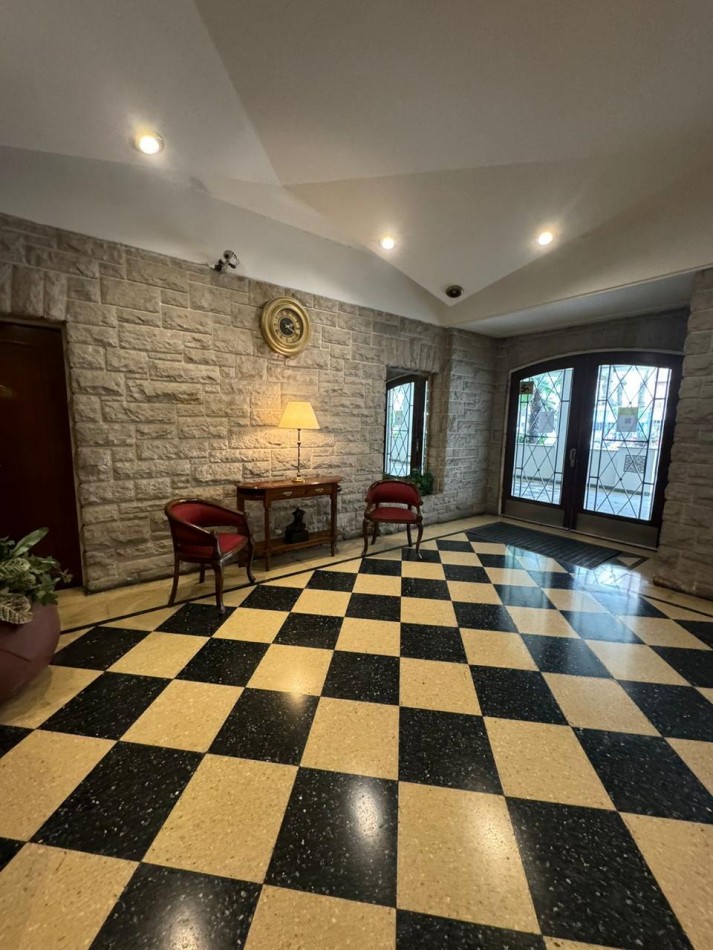 INCREIBLE!!! SEMIPISO 4 AMB C DEPENDENCIA EDIFICIO "ARGEL" PLAZA COLON