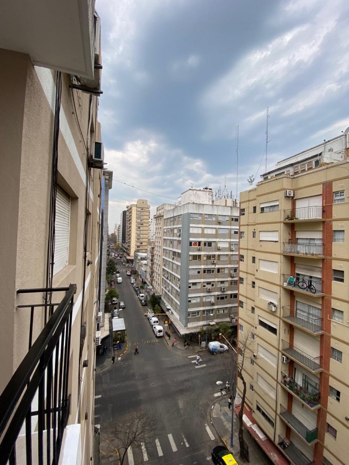 INGRESO!!! DEPTO 3 AMB AL FRENTE RECICLADO CENTRO